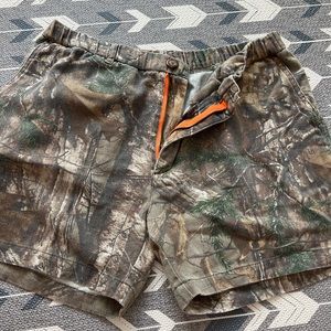 Mens camo Chubbies size XL